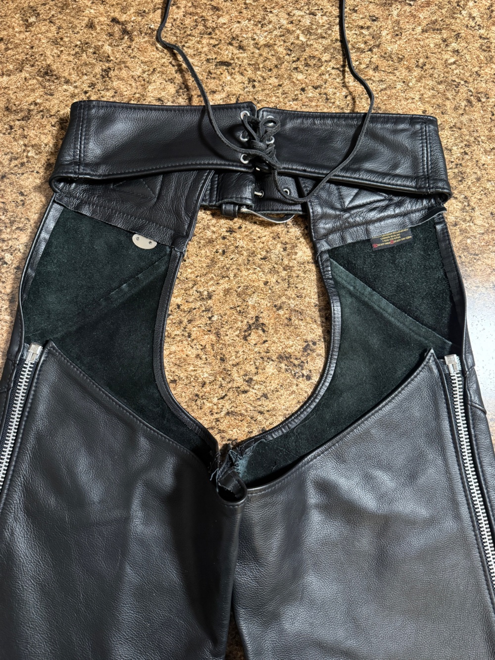 Harley-Davidson Black Leather chaps (Repair-Sewing required) - Picture 3 of 9